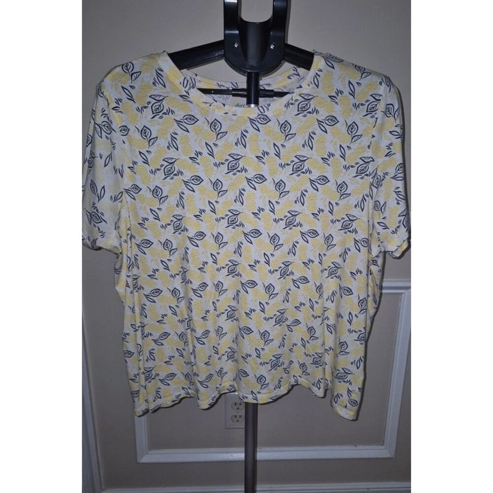 Dip Women’s Plus Size 2X Floral Leaf Top Short Sleeve Yellow Gray